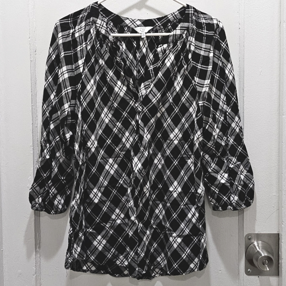 crown & ivy size 1X black & white plaid blouse, like NEW